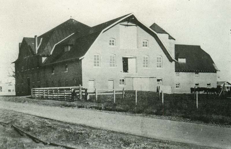 1921 Dairy Barn | Historic V. C. Kays House